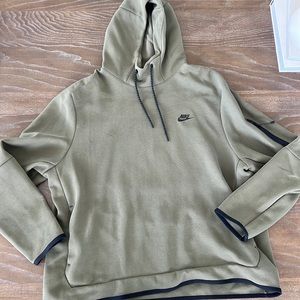 Men’s Nike Sweatshirt